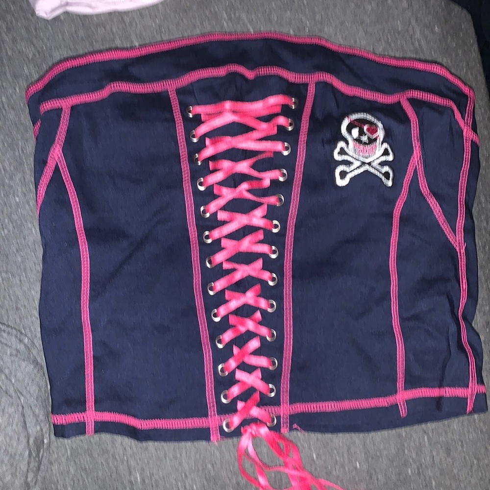 tube top w embroidered skull